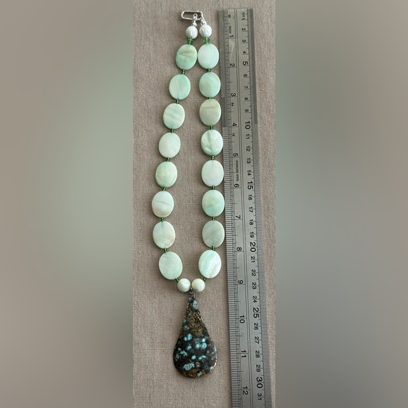 22-1/2 inch Shell bead necklace NWOT - Picture 10 of 10